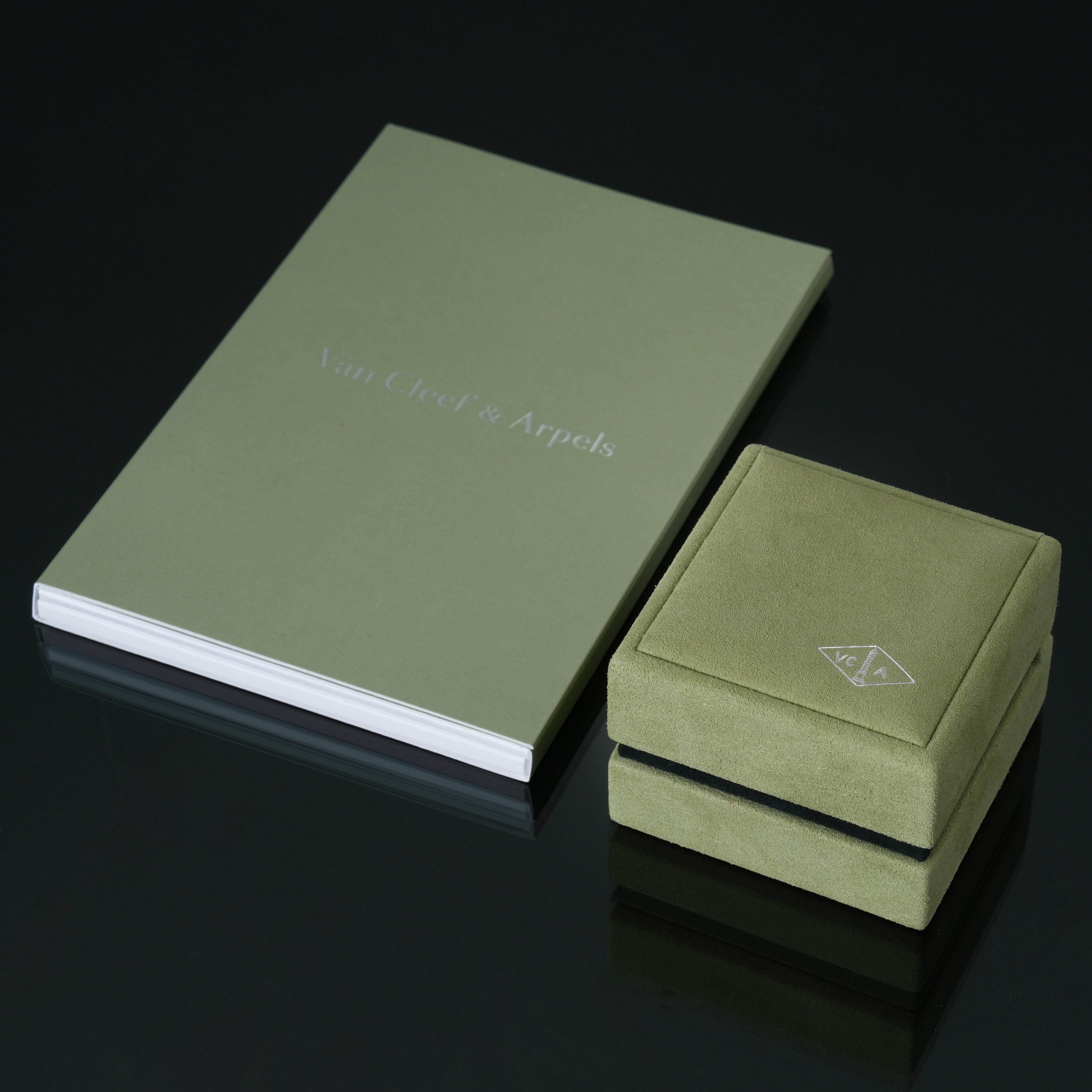Van Cleef & Arpels(USED)반클리프앤아펠 스위트 알함브라 이어링 커넬리언